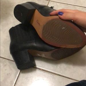 Clarks Women's Maypearl Tulsa Ankle Bootie 8